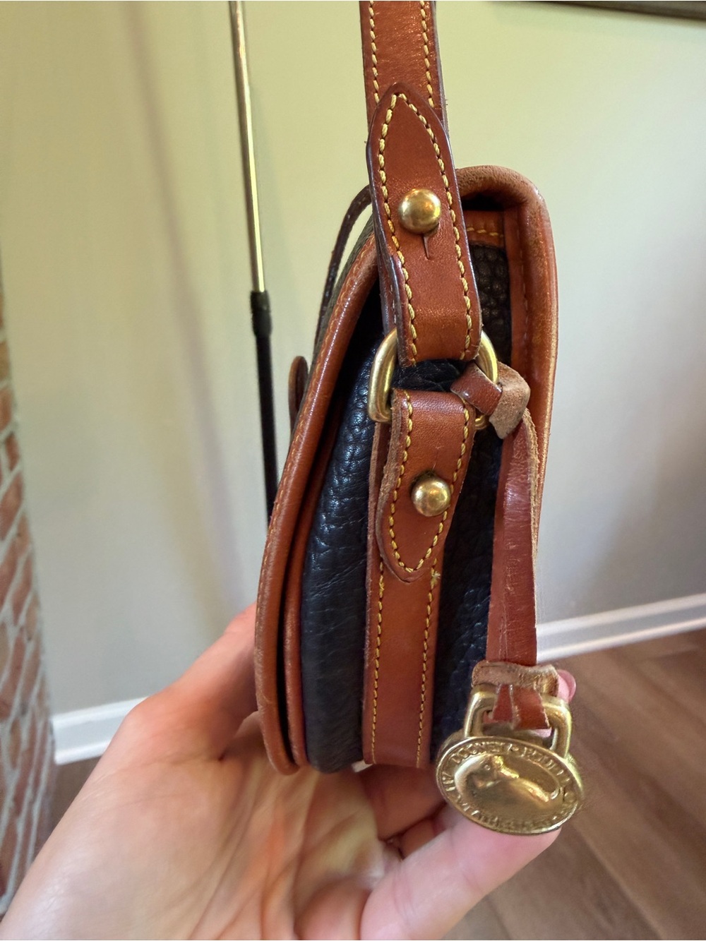Dooney & Bourke Vintage Equestrian Crossbody Black Brown All Weather Leather - Picture 3 of 7